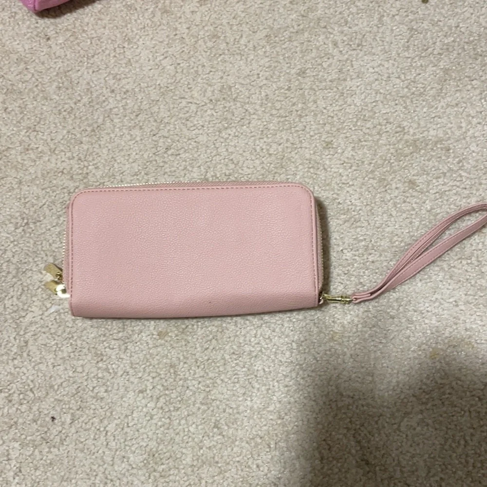 Pink clutch - Picture 2 of 3